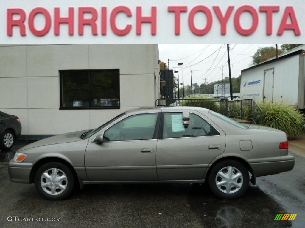 2001 Camry CE - Cashmere Beige Metallic / Gray photo #1