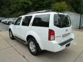 Avalanche White - Pathfinder SE 4x4 Photo No. 2