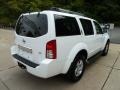 Avalanche White - Pathfinder SE 4x4 Photo No. 4