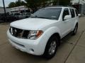 Avalanche White - Pathfinder SE 4x4 Photo No. 11