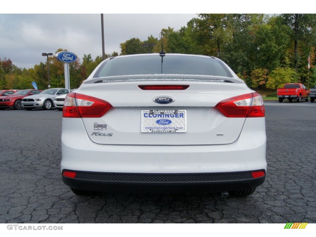 2012 Focus SE Sport Sedan - Oxford White / Two-Tone Sport photo #4