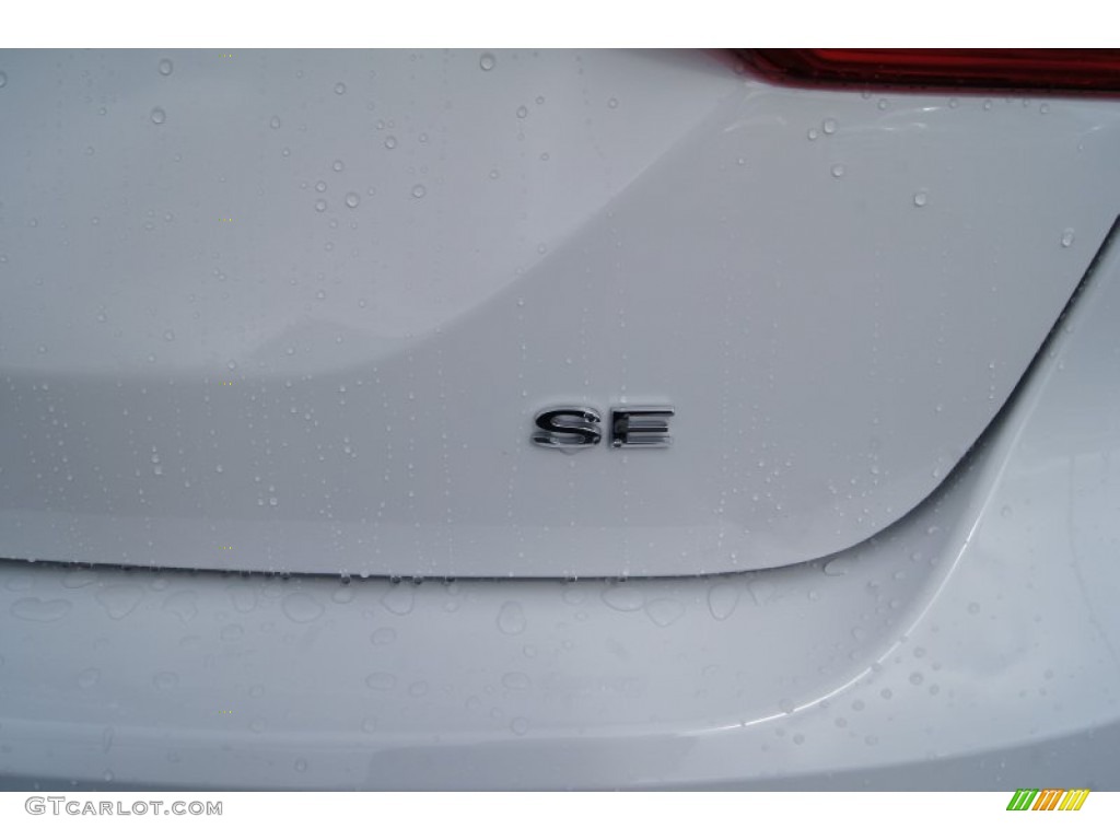 2012 Focus SE Sport Sedan - Oxford White / Two-Tone Sport photo #16