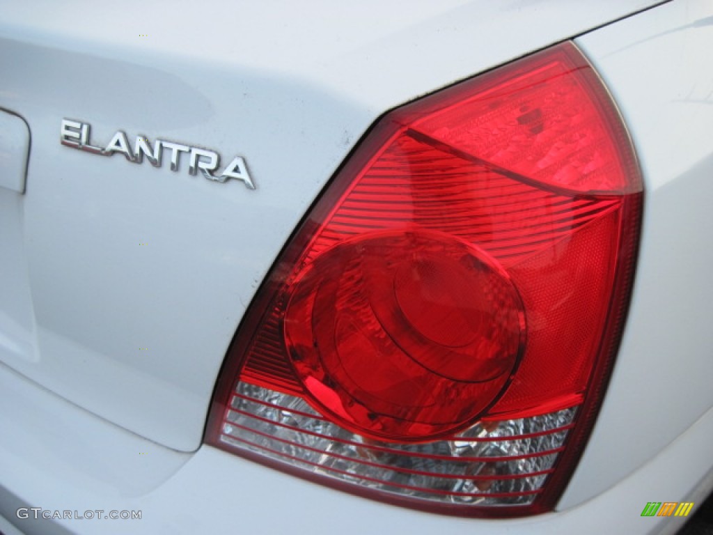 2004 Elantra GLS Sedan - Nordic White / Gray photo #6
