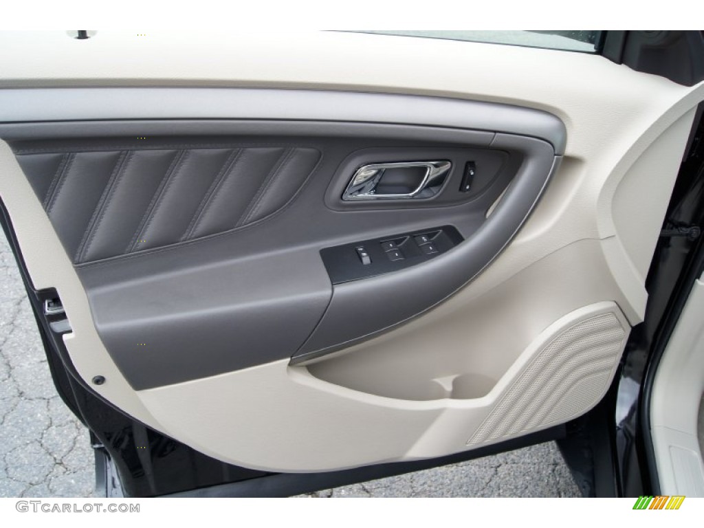 2012 Ford Taurus SE Door Panel Photos