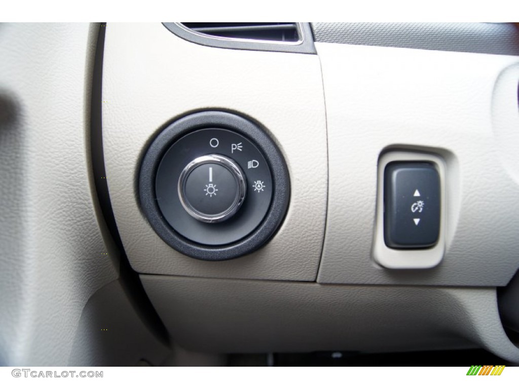 2012 Ford Taurus SE Controls Photo #55192959