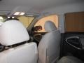 Super White - RAV4 4WD Photo No. 18