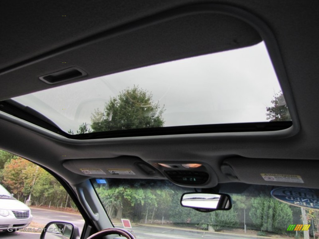 2004 Grand Cherokee Overland - Graphite Metallic / Dark Slate Gray photo #13