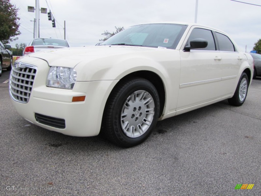 Stone White Chrysler 300