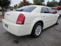 2007 Stone White Chrysler 300   photo #3