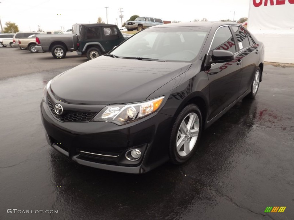 2012 Camry SE - Attitude Black Metallic / Black photo #3