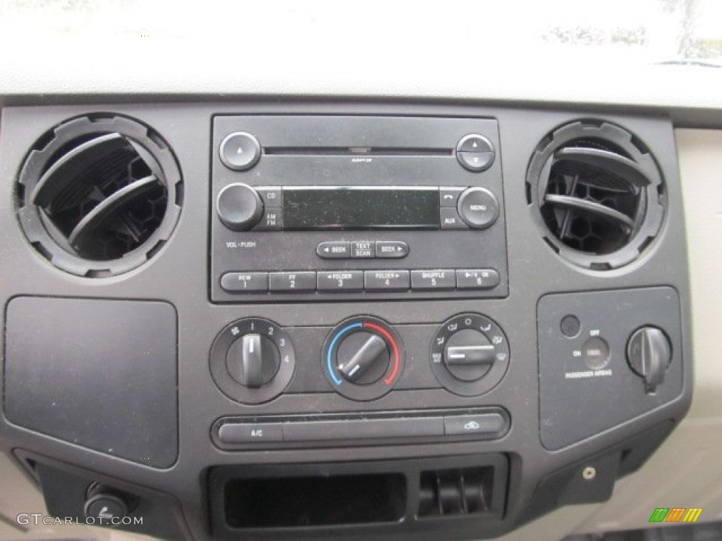 2008 Ford F250 Super Duty XL Regular Cab 4x4 Controls Photo #55203366