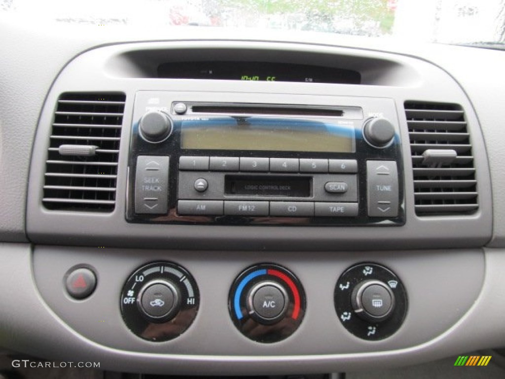 2003 Toyota Camry LE Controls Photo #55205373