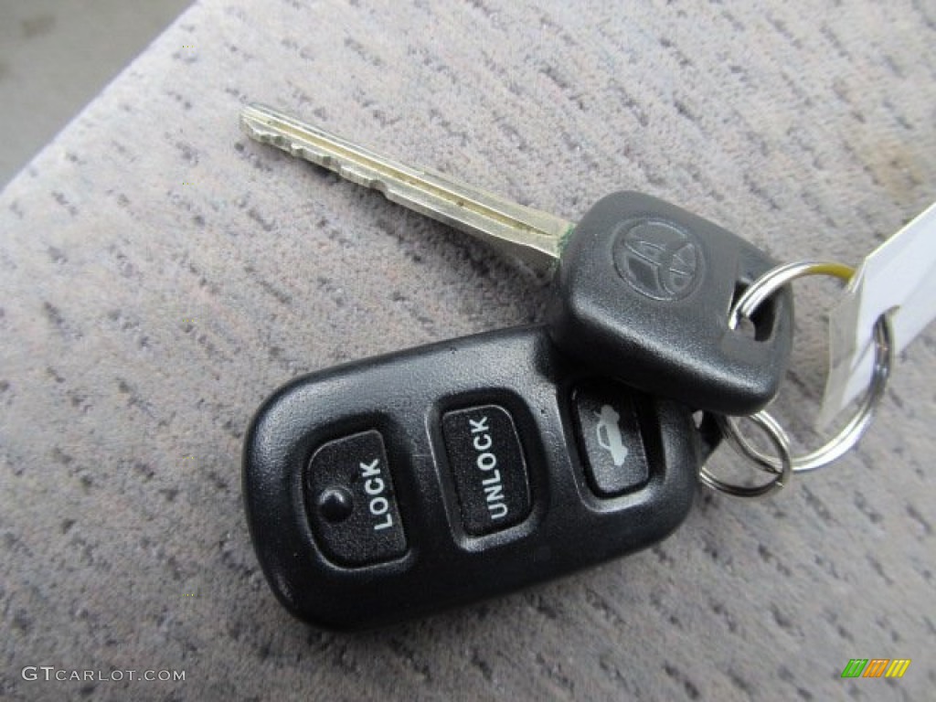 2003 Toyota Camry LE Keys Photo #55205382