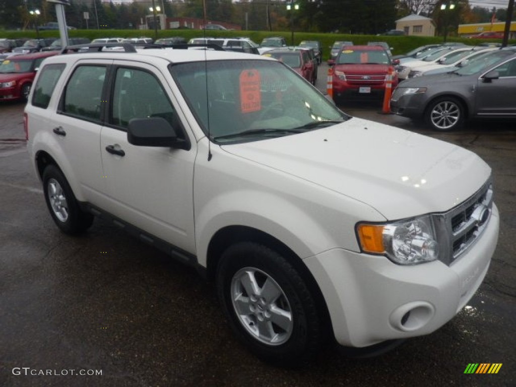 2009 Escape XLS 4WD - White Suede / Stone photo #6