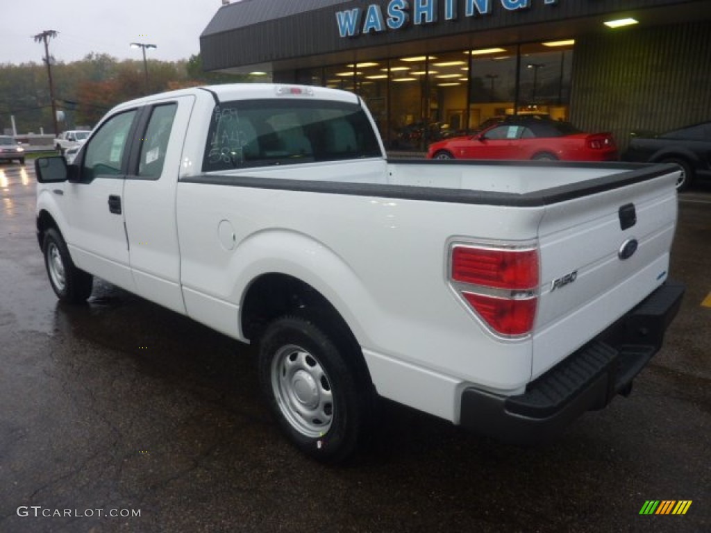 2011 F150 XL SuperCab - Oxford White / Steel Gray photo #2