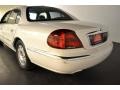 2002 White Pearescent Tri-Coat Lincoln Continental   photo #4