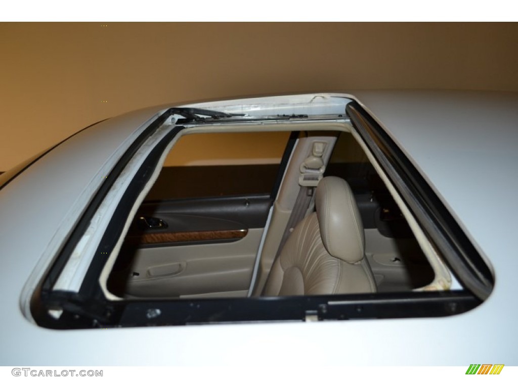 2002 Lincoln Continental Standard Continental Model Sunroof Photos