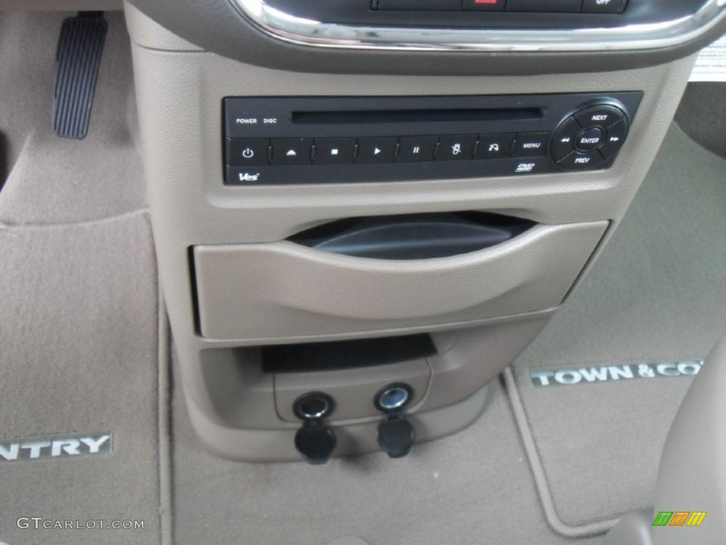 2012 Chrysler Town & Country Touring - L Controls Photo #55215597