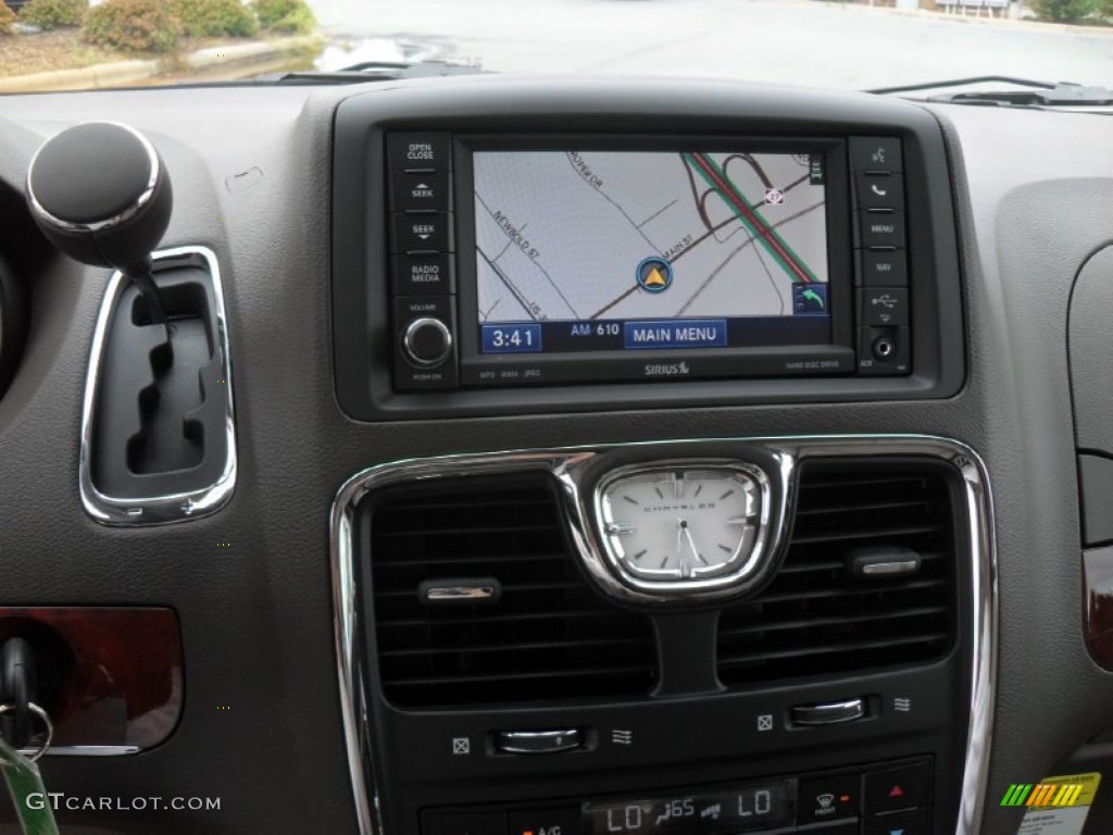 2012 Chrysler Town & Country Touring - L Navigation Photos
