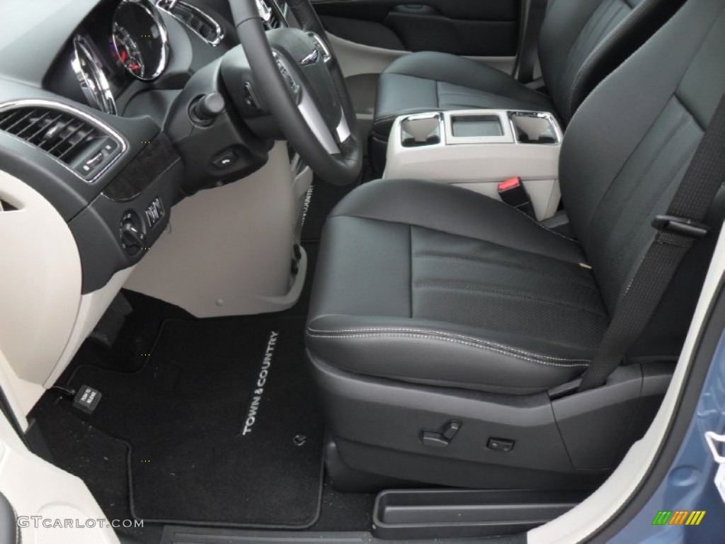 Black/Light Graystone Interior 2012 Chrysler Town & Country Touring - L Photo #55215821