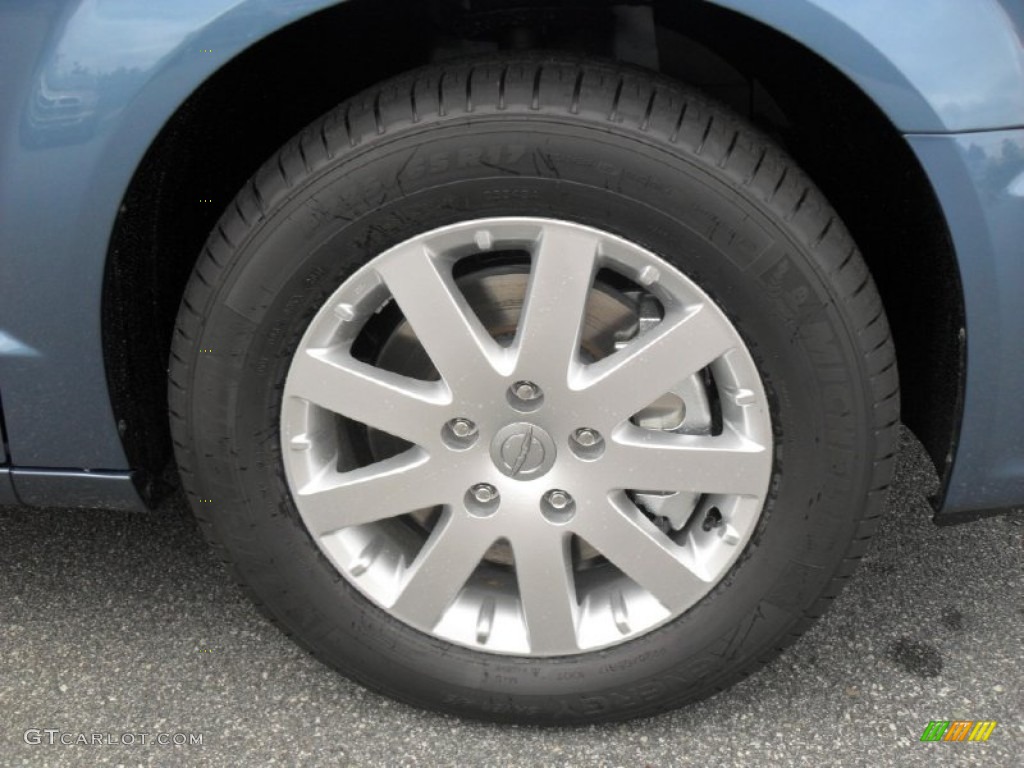 2012 Chrysler Town & Country Touring - L Wheel Photo #55215967