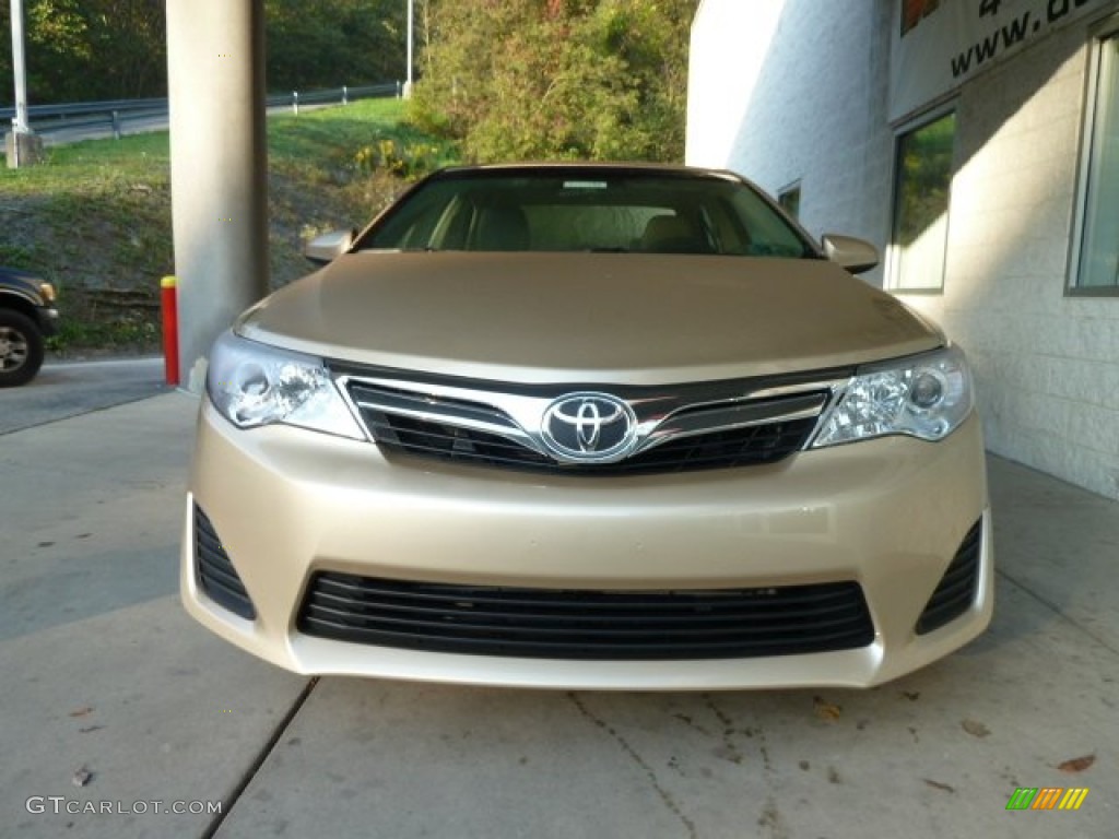 2012 Camry LE - Sandy Beach Metallic / Ivory photo #5