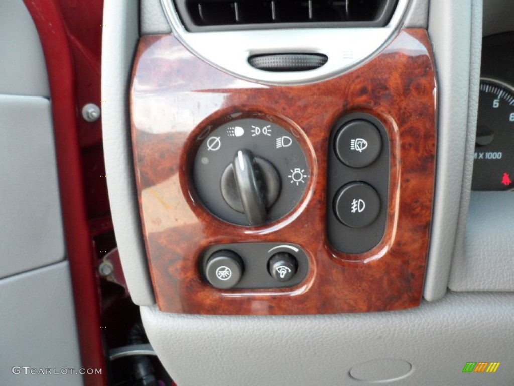 2007 GMC Envoy Denali Controls Photo #55217857