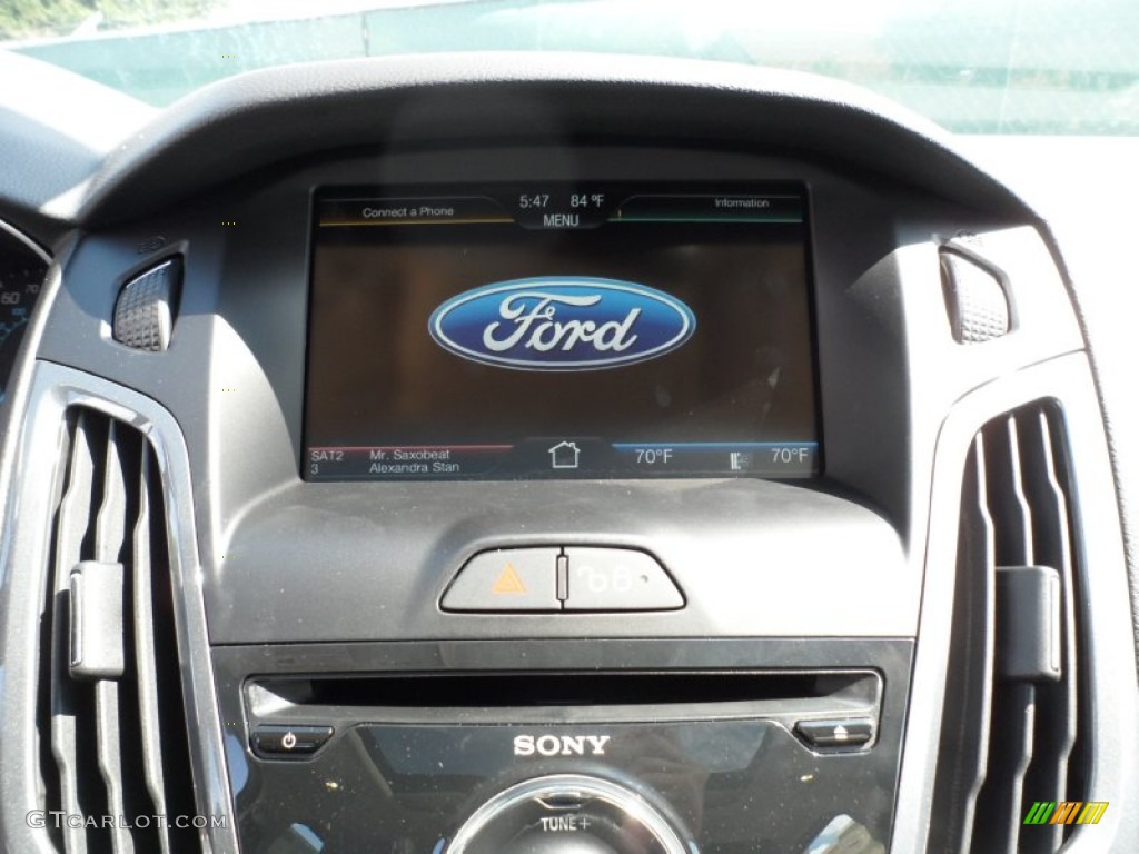 2012 Ford Focus Titanium 5-Door Controls Photo #55221373