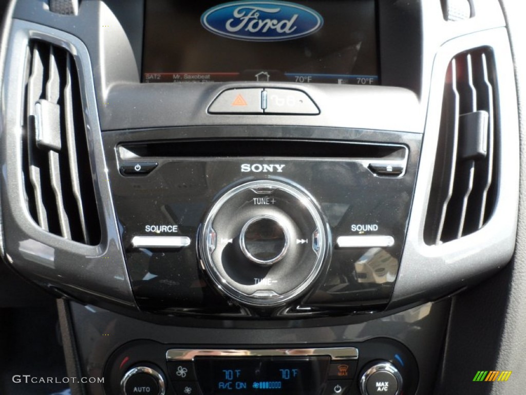 2012 Ford Focus Titanium 5-Door Controls Photo #55221382