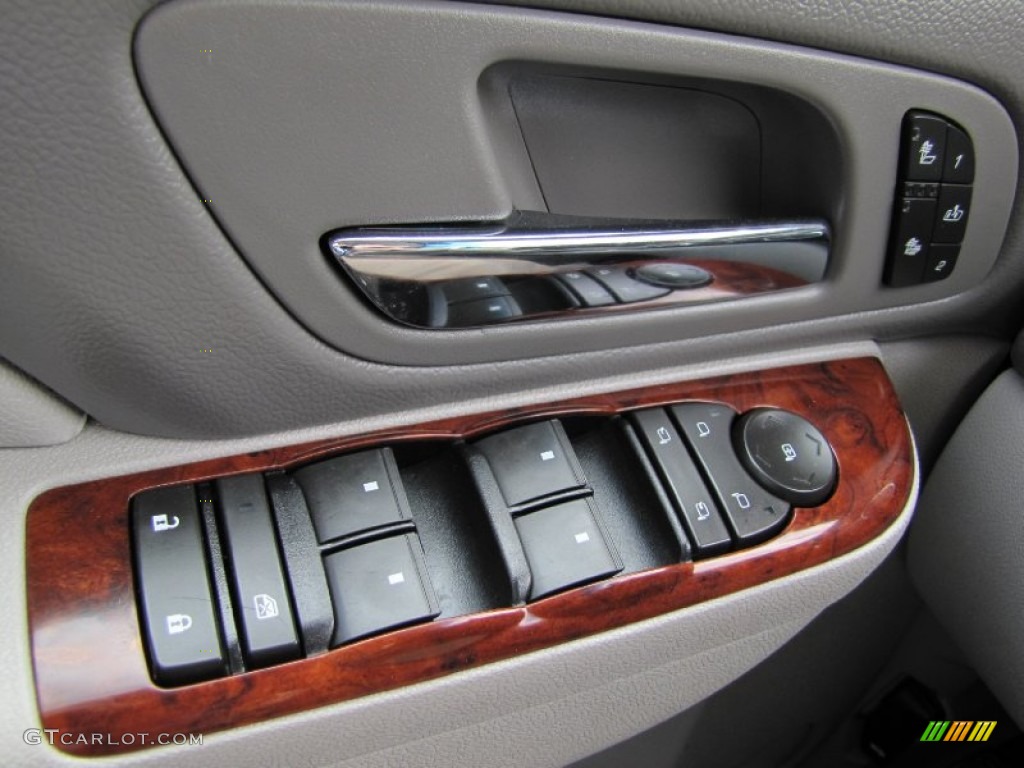 2011 GMC Yukon XL SLT 4x4 Controls Photo #55222732