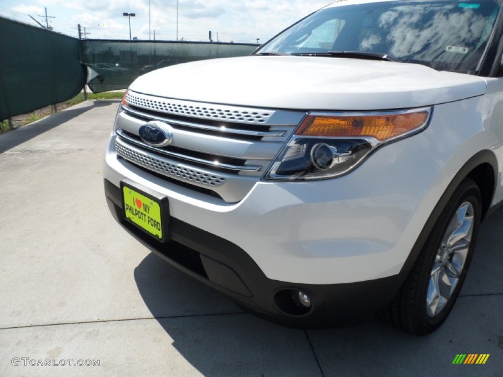 2012 Explorer XLT - White Platinum Tri-Coat / Charcoal Black photo #10