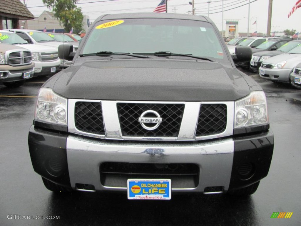 2007 Titan SE Crew Cab - Galaxy Black / Graphite Black/Titanium photo #16