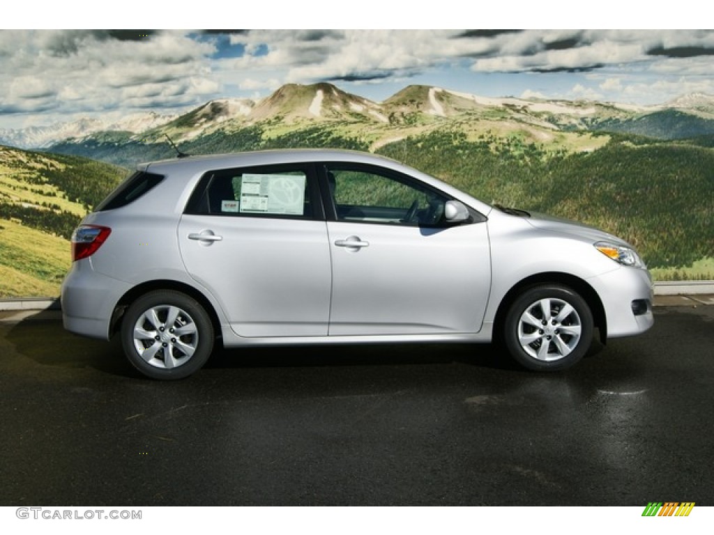 2011 Matrix S AWD - Classic Silver Metallic / Dark Charcoal photo #2