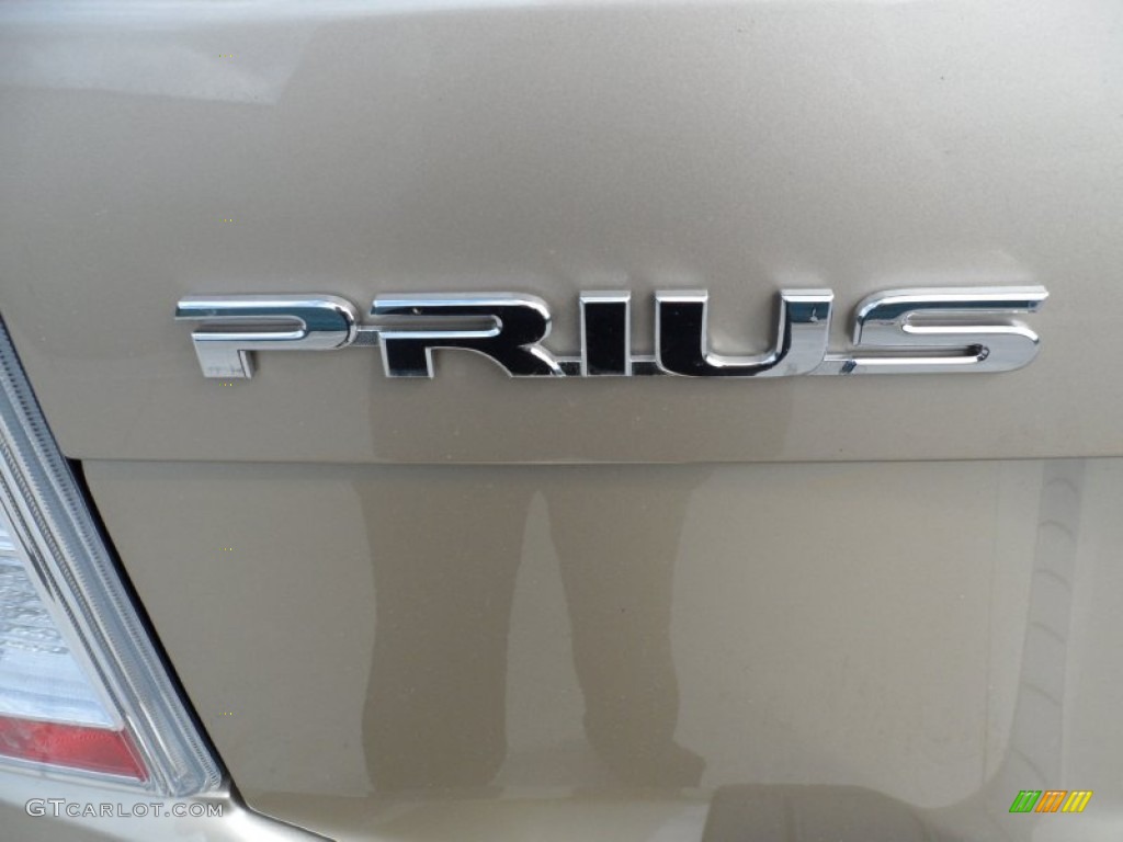 2011 Toyota Prius Hybrid IV Marks and Logos Photos