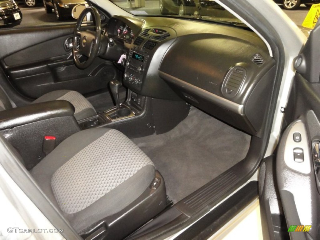 2006 Malibu Maxx LT Wagon - Silverstone Metallic / Ebony Black photo #17