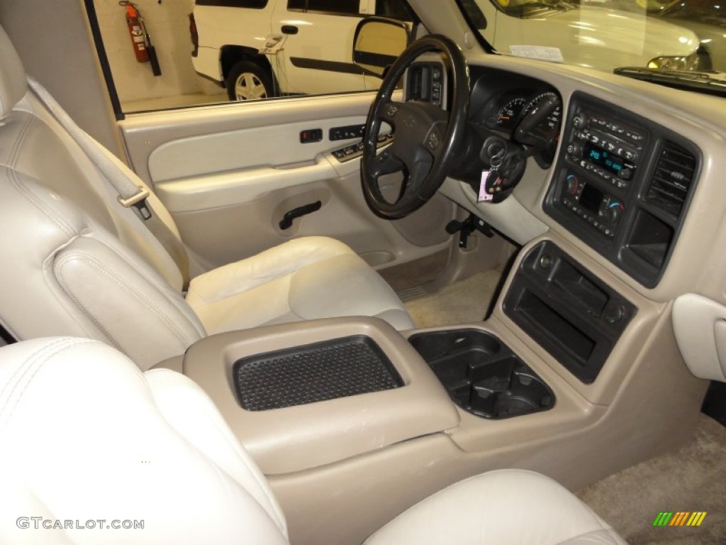 2003 Suburban 1500 LT 4x4 - Black / Tan/Neutral photo #18