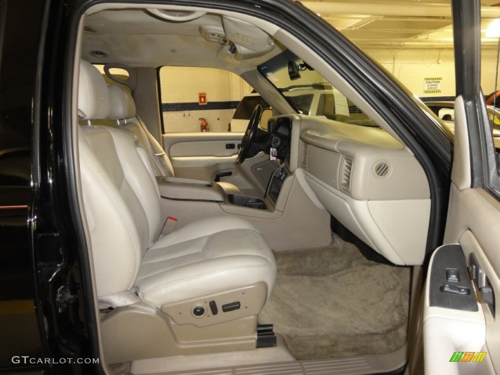 2003 Suburban 1500 LT 4x4 - Black / Tan/Neutral photo #19