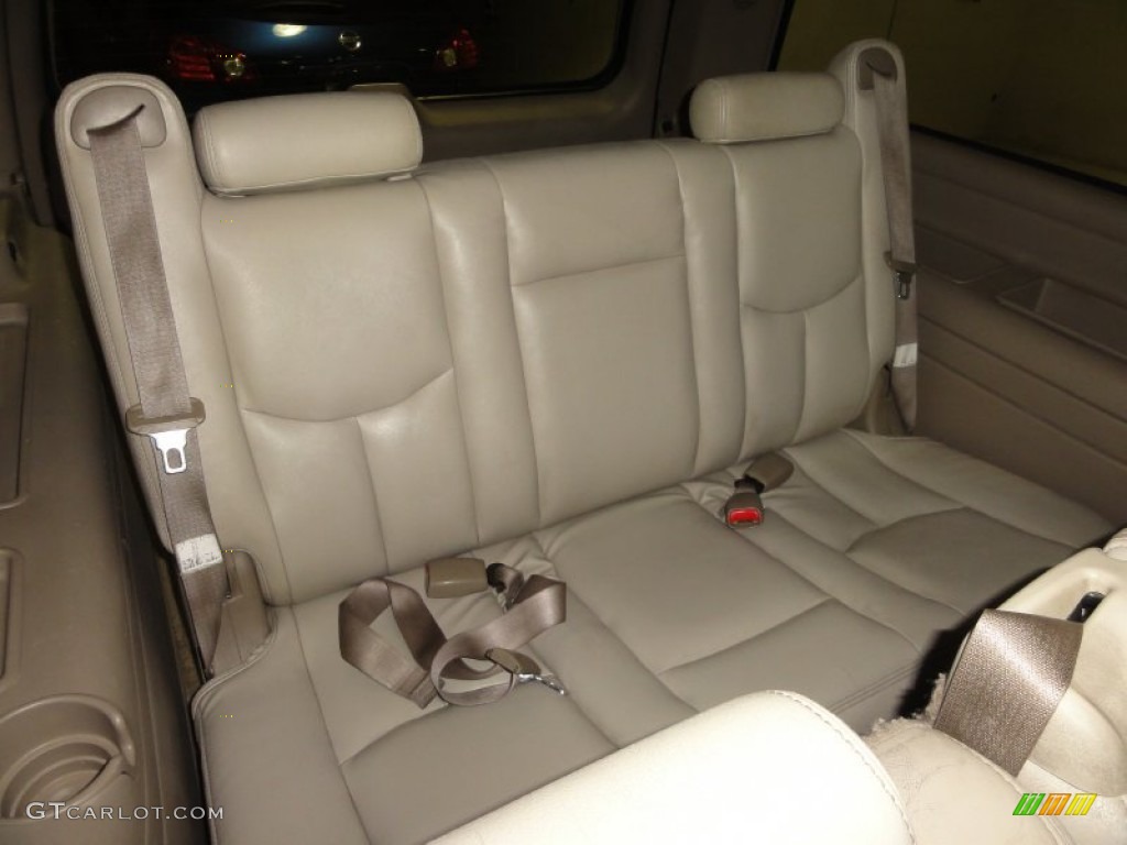 2003 Suburban 1500 LT 4x4 - Black / Tan/Neutral photo #21