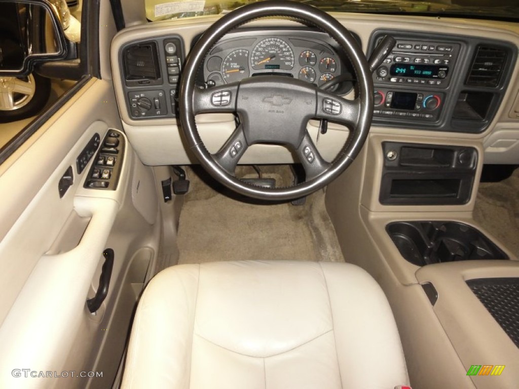 2003 Suburban 1500 LT 4x4 - Black / Tan/Neutral photo #26