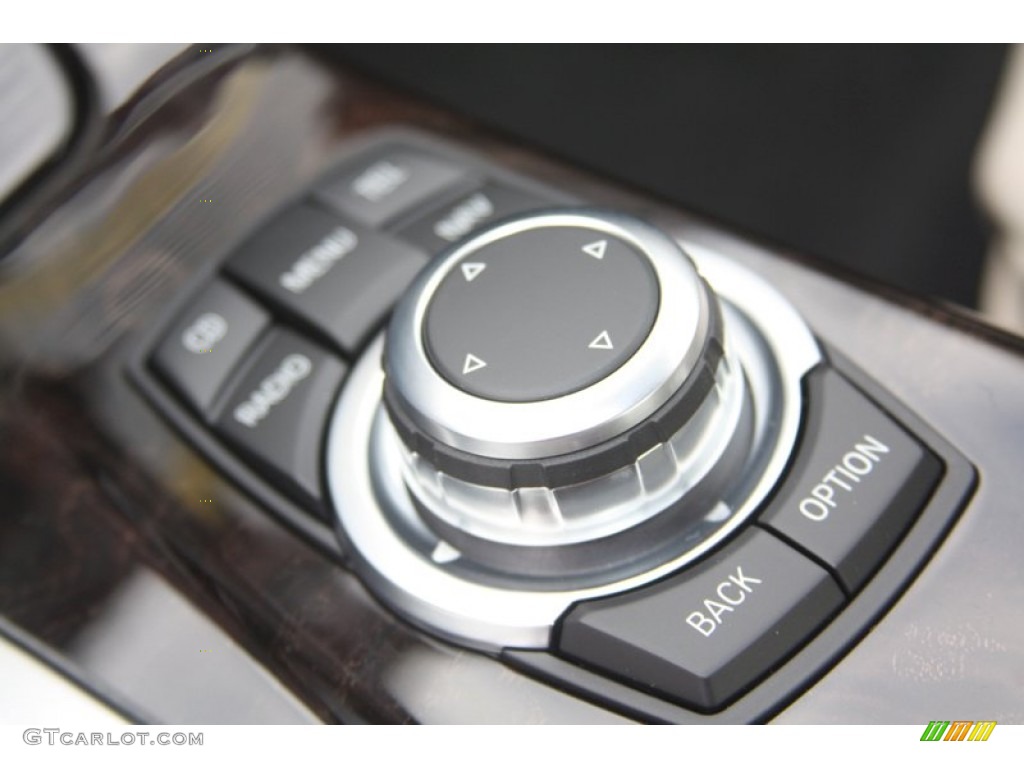 2012 BMW 5 Series 528i Sedan Controls Photo #55230321