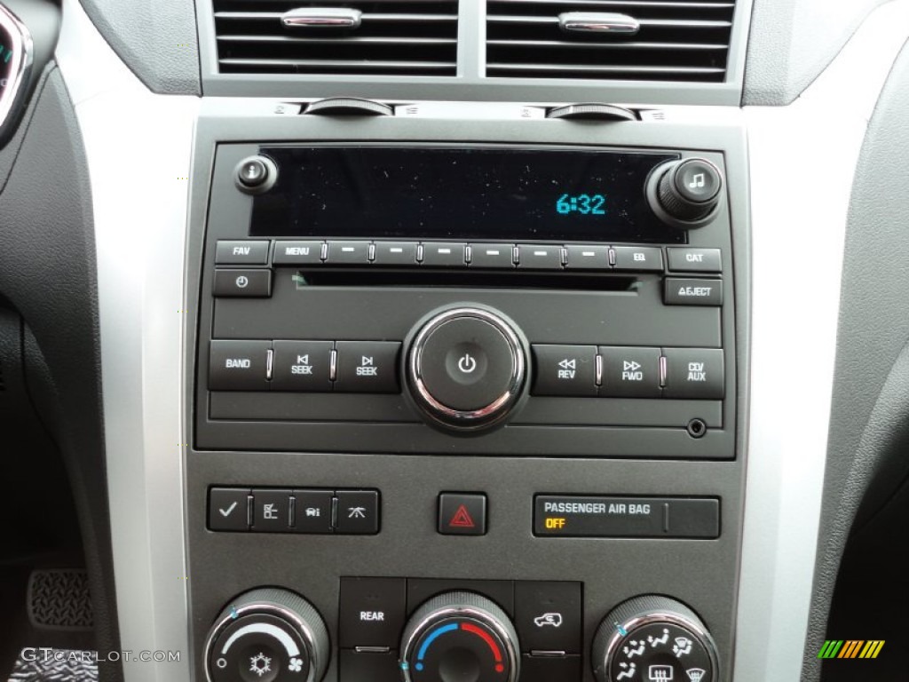 2012 Chevrolet Traverse LT AWD Controls Photo #55234549