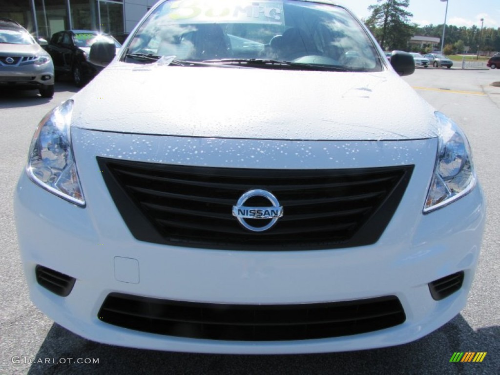 2012 Versa 1.6 S Sedan - Fresh Powder White / Charcoal photo #8