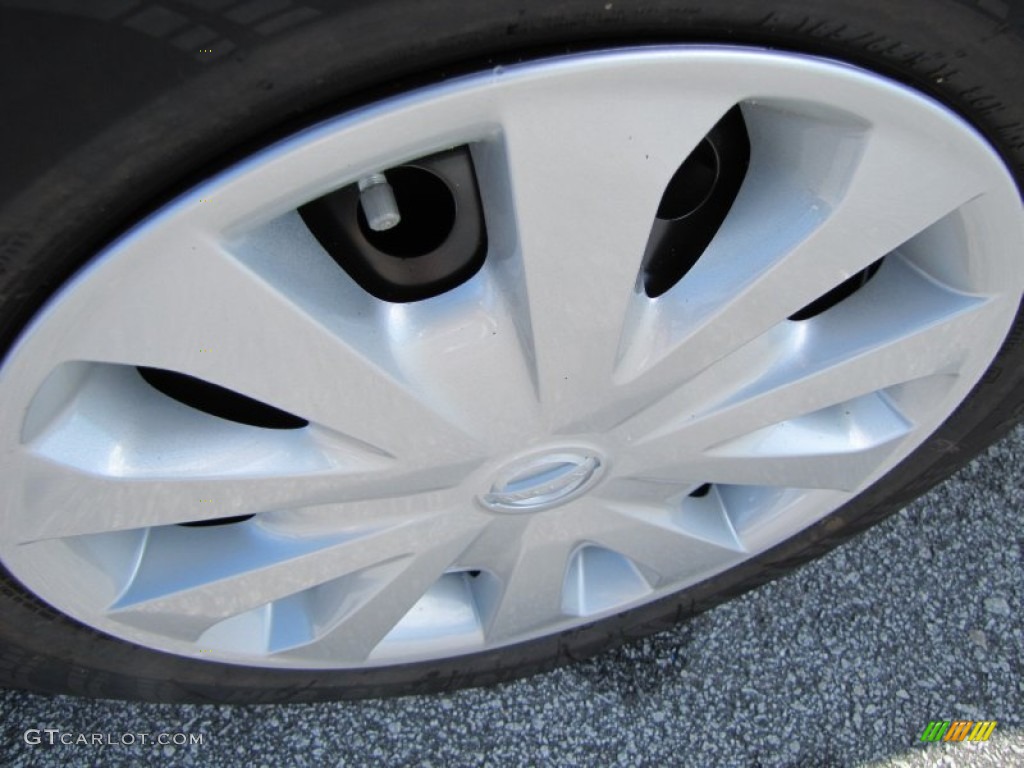 2012 Versa 1.6 S Sedan - Fresh Powder White / Charcoal photo #9