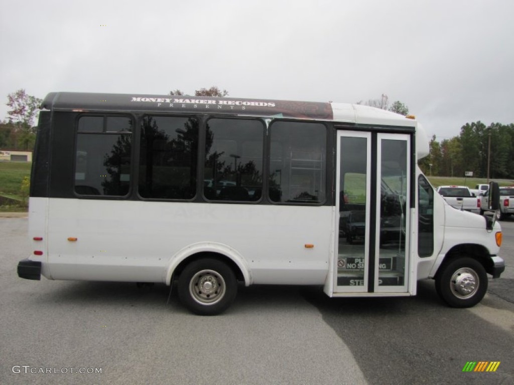 2006 E Series Cutaway E350 Commercial Passenger Van - Oxford White / Medium Flint photo #6