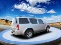 Silver Lightning - Pathfinder SE 4x4 Photo No. 4
