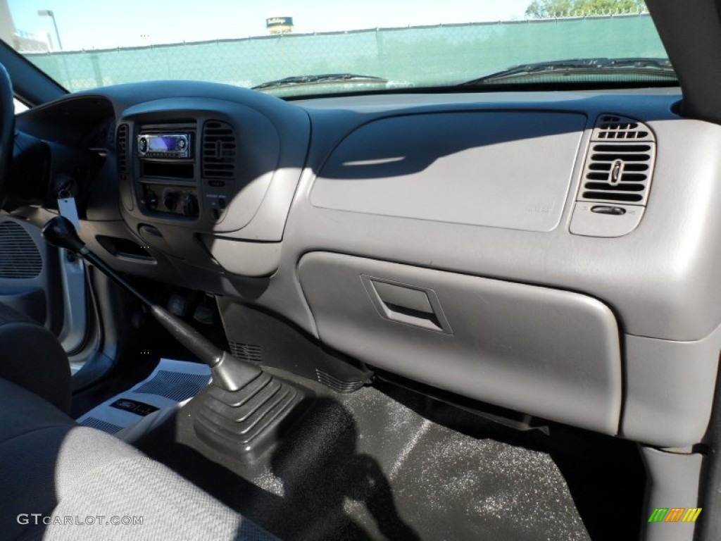 2003 F150 XL Sport Regular Cab - Silver Metallic / Medium Graphite Grey photo #24