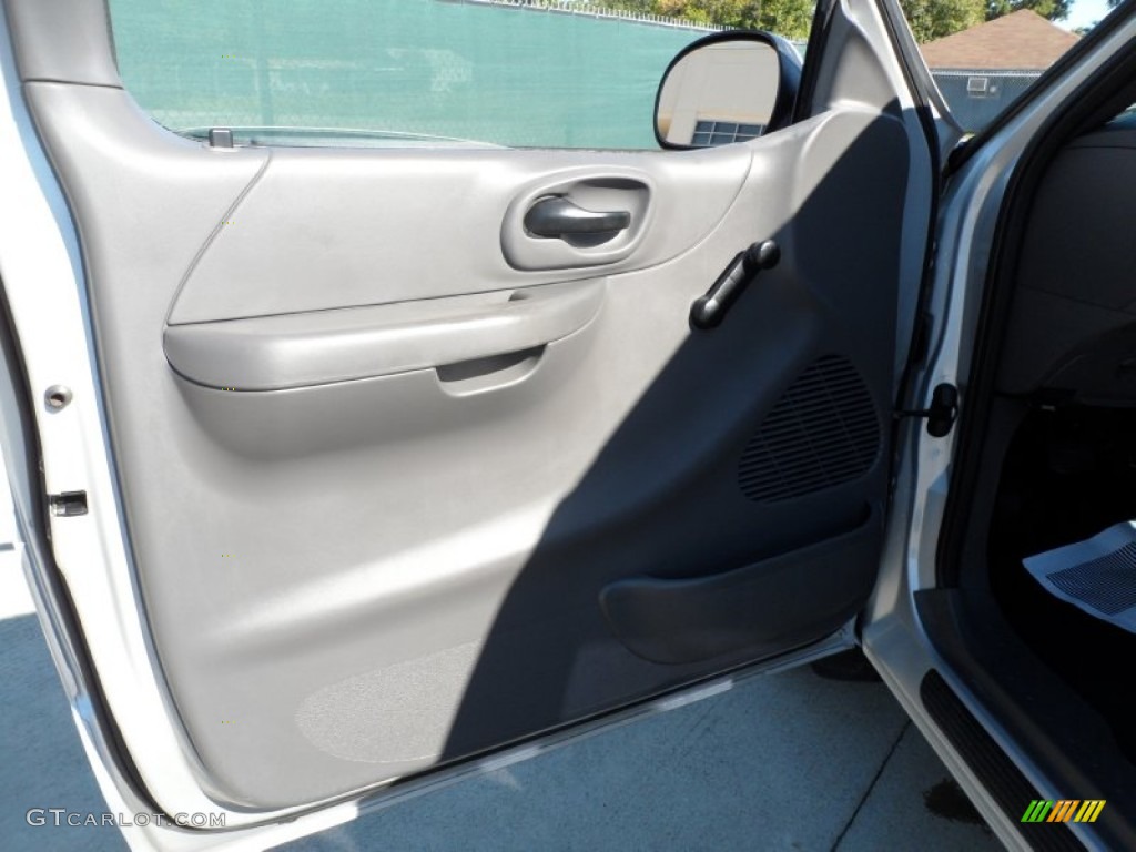 2003 F150 XL Sport Regular Cab - Silver Metallic / Medium Graphite Grey photo #26