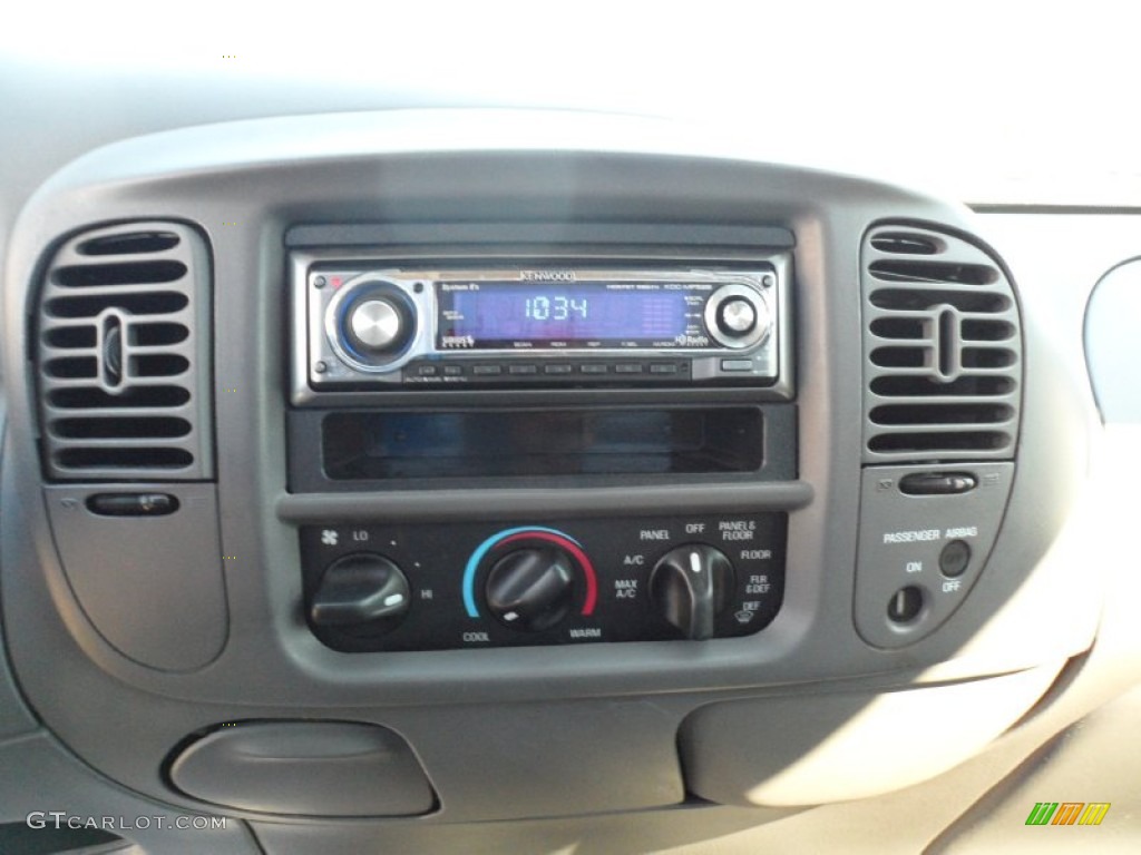 2003 F150 XL Sport Regular Cab - Silver Metallic / Medium Graphite Grey photo #29