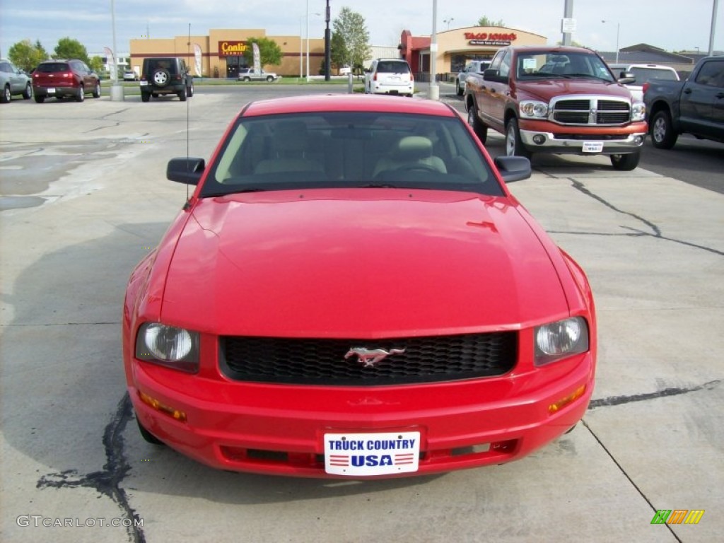2005 Mustang V6 Deluxe Coupe - Torch Red / Medium Parchment photo #11