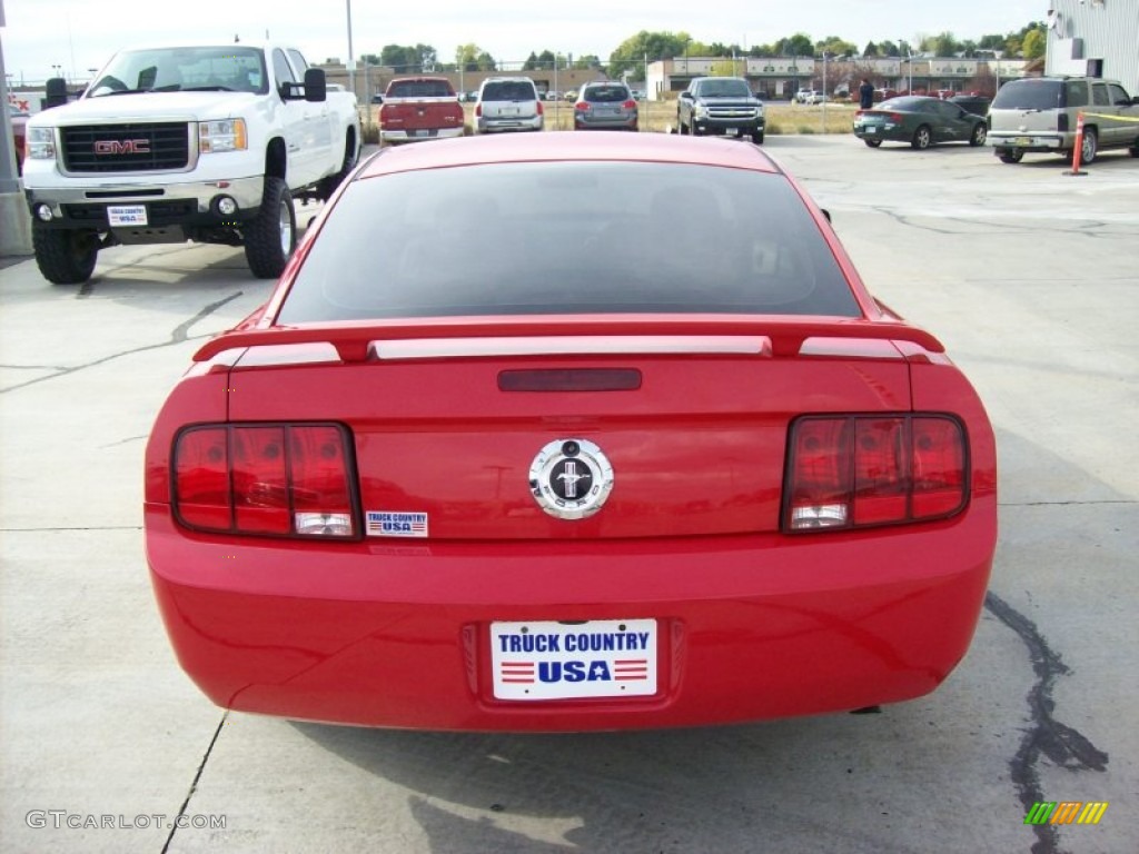 2005 Mustang V6 Deluxe Coupe - Torch Red / Medium Parchment photo #17